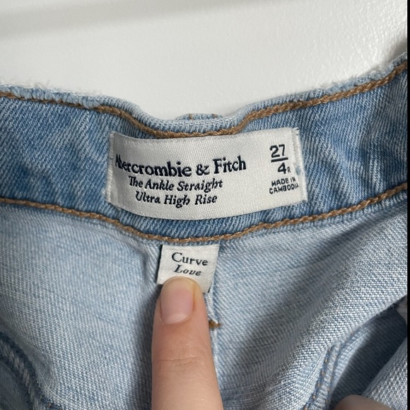 A&F Curve Love Ankle Straight Jeans - Picture 4 of 5